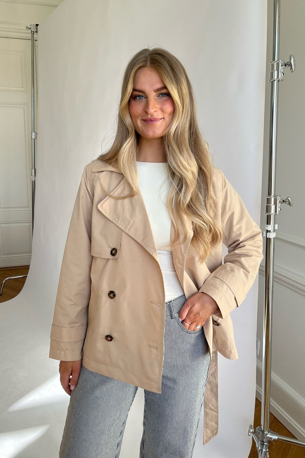 WIDE COLLAR COAT WITH FRONT BUTTON ROWS FOR WOMEN