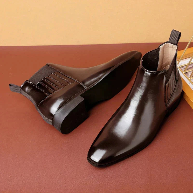 POINTED TOE CHELSEA BOOT FOR WOMEN