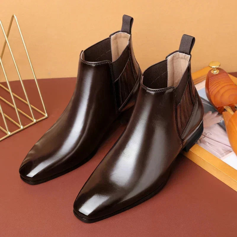 POINTED TOE CHELSEA BOOT FOR WOMEN