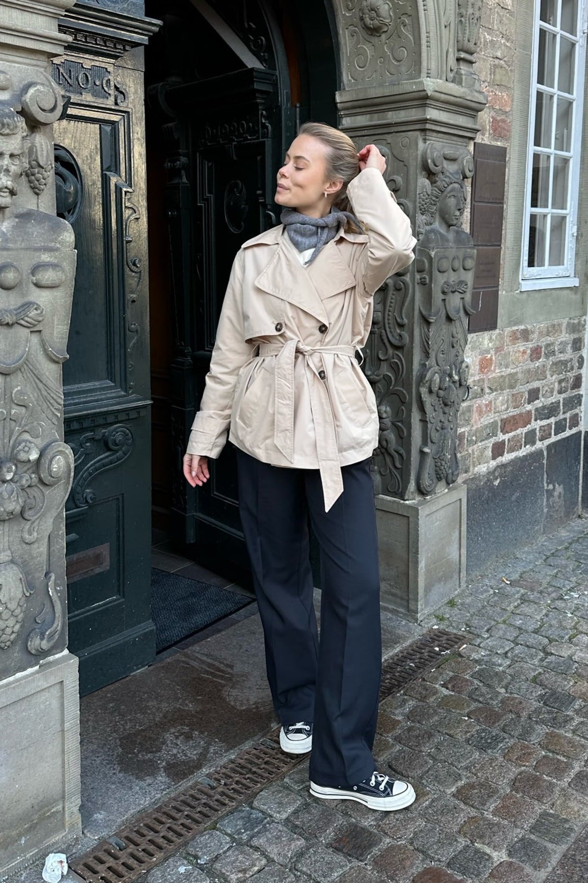 WIDE COLLAR COAT WITH FRONT BUTTON ROWS FOR WOMEN