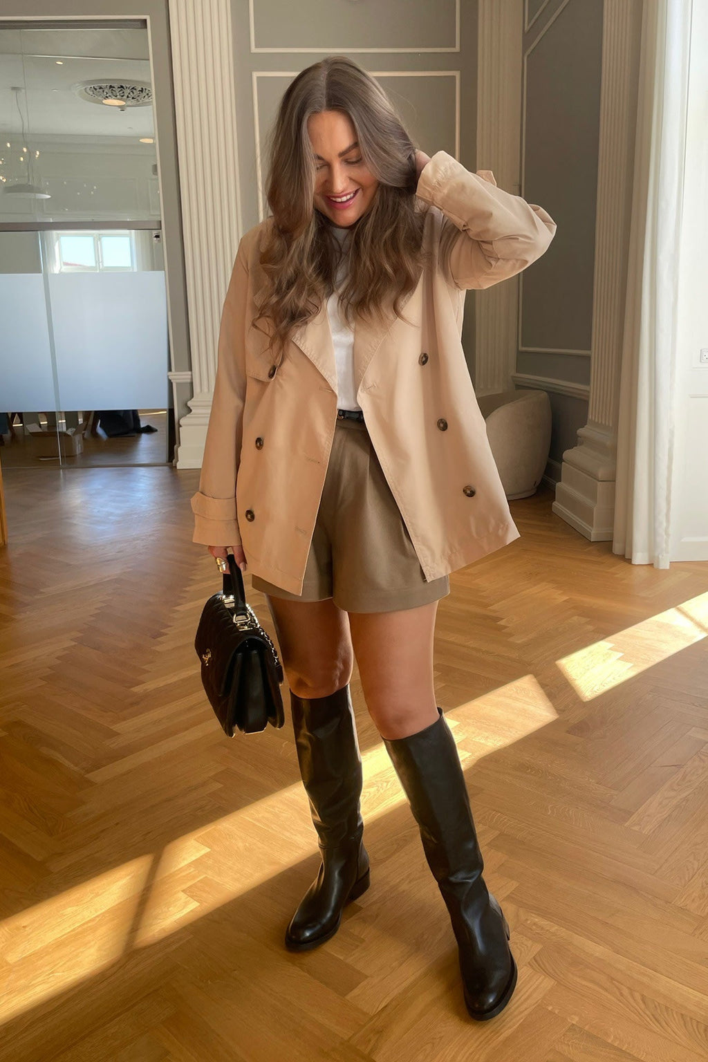 WIDE COLLAR COAT WITH FRONT BUTTON ROWS FOR WOMEN
