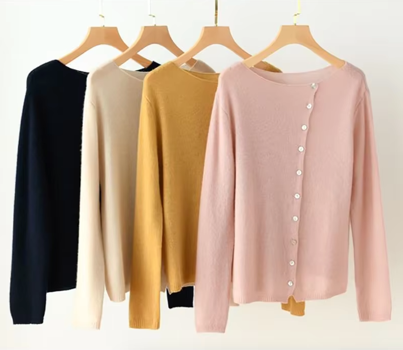BUTTON-FRONT KNIT CARDIGAN FOR WOMEN