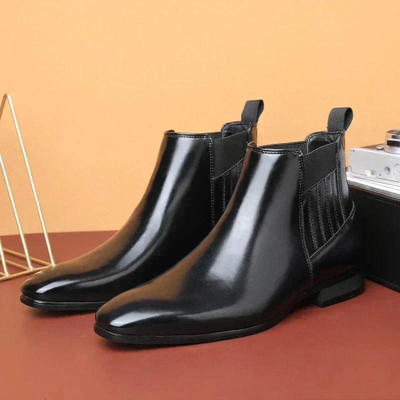POINTED TOE CHELSEA BOOT FOR WOMEN