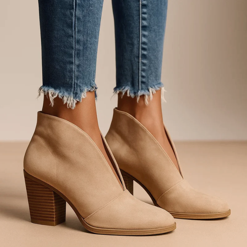 DEEP V-CUT CHELSEA BOOT FOR WOMEN