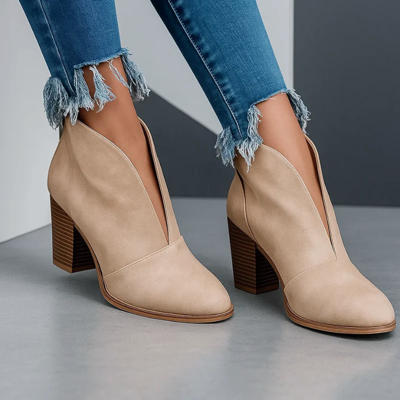 DEEP V-CUT CHELSEA BOOT FOR WOMEN