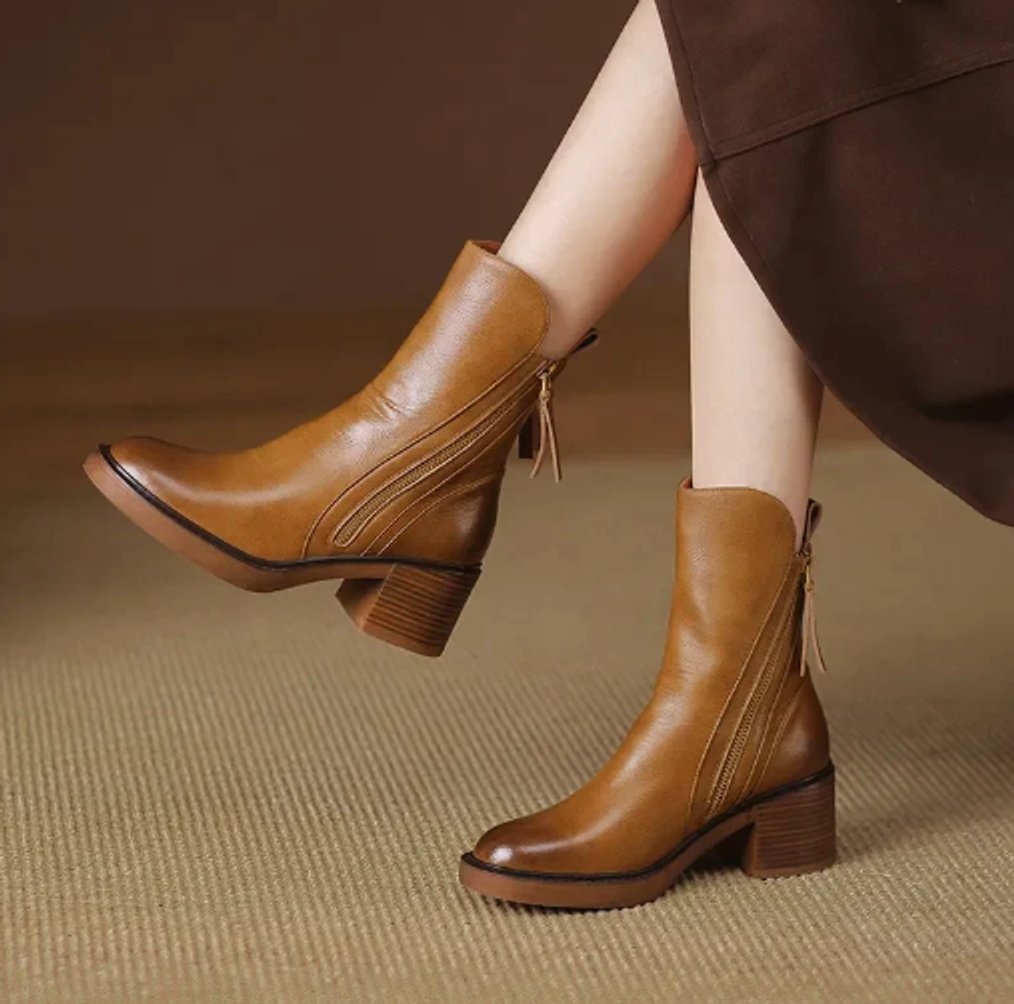 BLOCK HEEL CHELSEA BOOT FOR WOMEN
