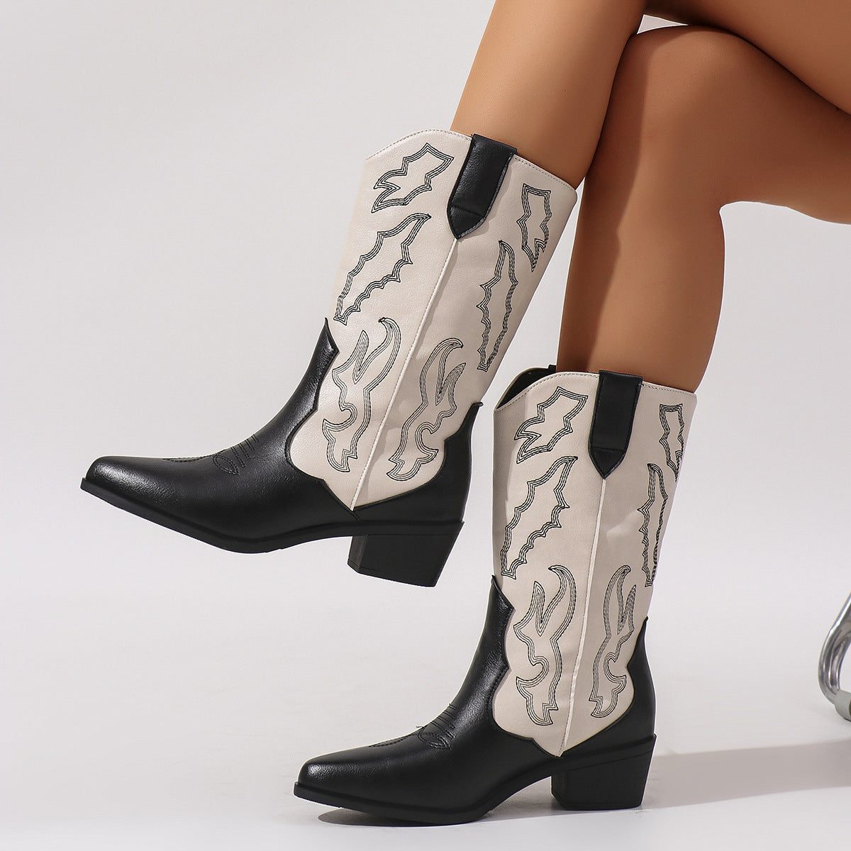 EMBROIDERED COWBOY BOOTS FOR WOMEN